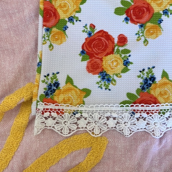 SOLD - Girls Size 16 Flapdoodles Rose Floral Lace Top - Picture 2 of 6